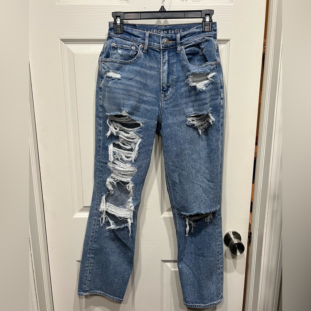 American Eagle Highest Rise 90’s Boyfriend Jeans - Size 2